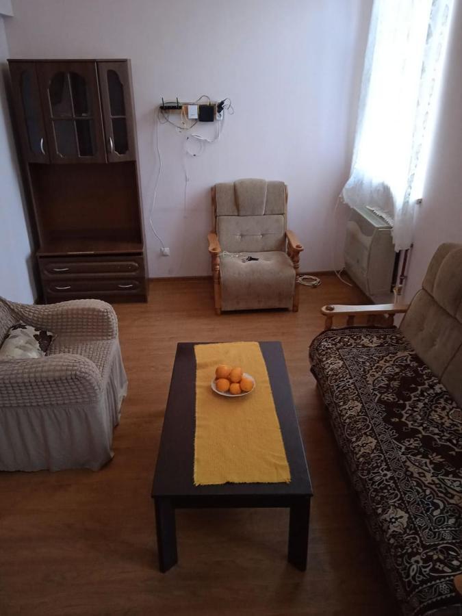 Silence Apartment Kutaisi Luaran gambar