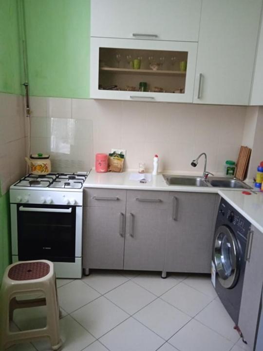 Silence Apartment Kutaisi Luaran gambar